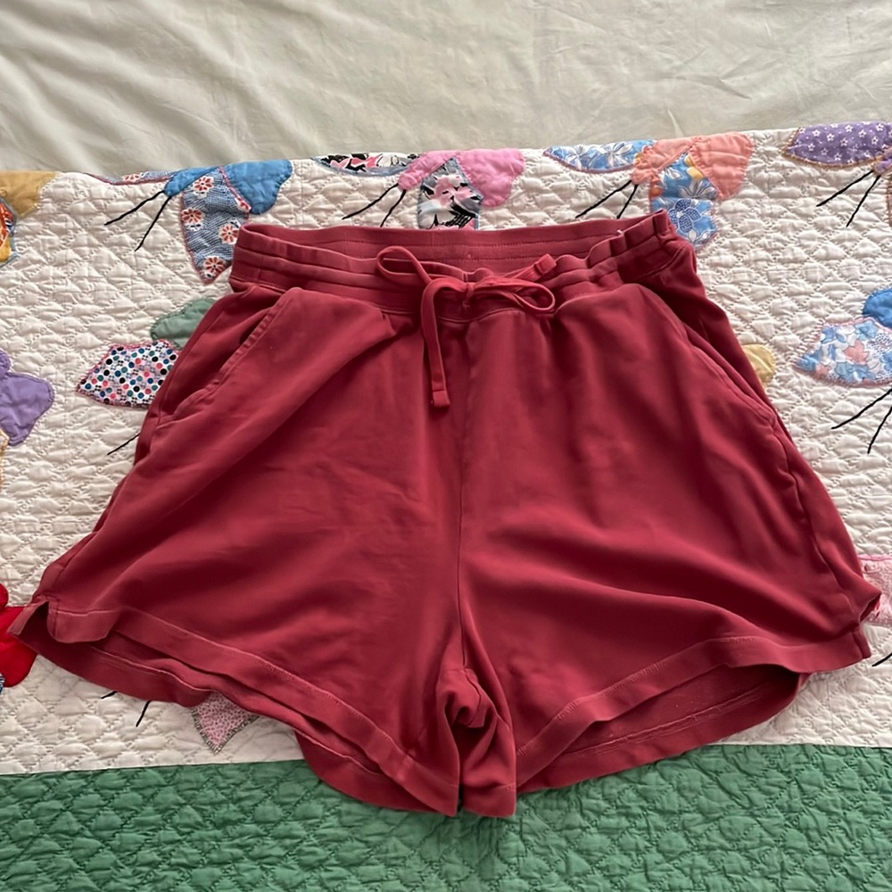 Vintage style red cotton shorts - size L
